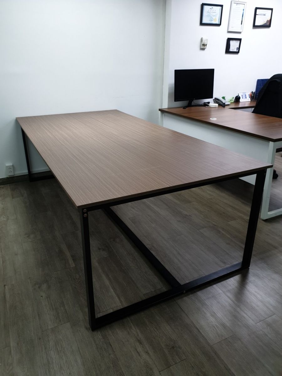 gia công chân bàn sắt tphcm