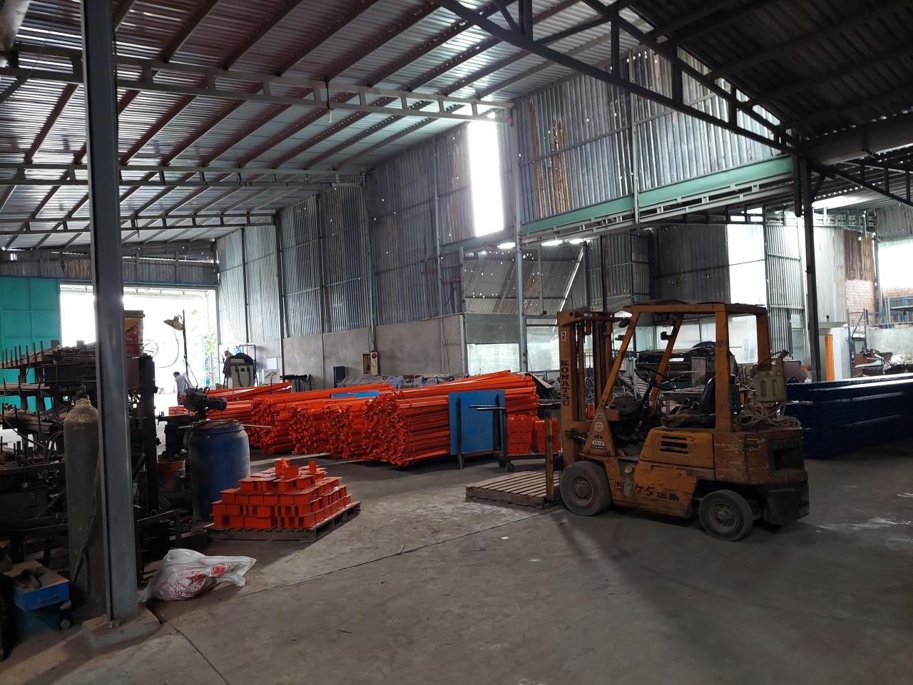 gia công kệ để hàng