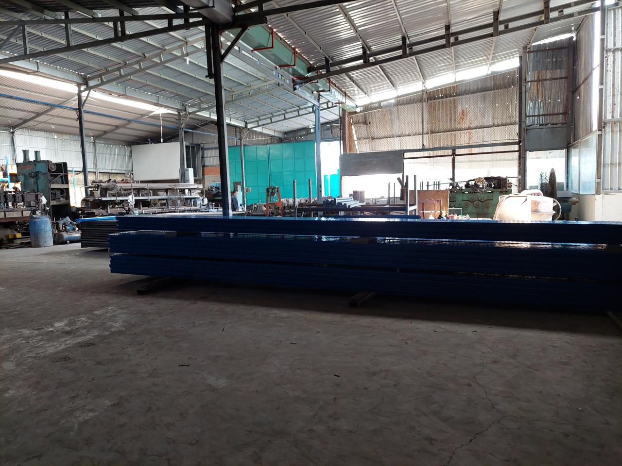 xưởng gia công sơn tĩnh điện